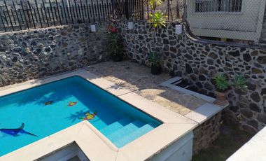 Casa sola de 4 recamaras con alberca  en Burgos Cuernavaca, Temixco, Mor.