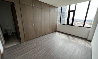 SE RENTA DEPARTAMENTO 2 RECAMARAS Y ESTUDIO TORRE QUORE ZAVALETA AMENIDADES