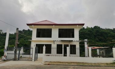 Brand New Pre – Selling Townhouse For Sale in Antipolo, City. with 4 Bedrooms and 2 Carports. PH2577