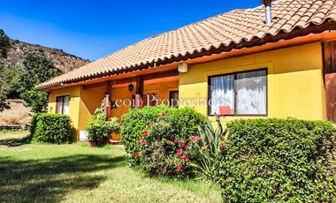 Leon Propiedades vende hermosa casa con piscina en sector Lo Aguila, Curacavi.