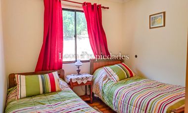 Leon Propiedades vende hermosa casa con piscina en sector Lo Aguila, Curacavi.