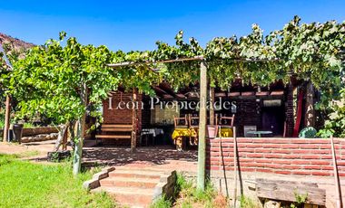 Leon Propiedades vende hermosa casa con piscina en sector Lo Aguila, Curacavi.