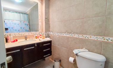 Leon Propiedades vende hermosa casa con piscina en sector Lo Aguila, Curacavi.