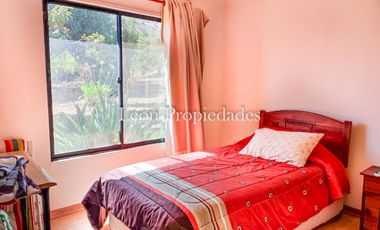 Leon Propiedades vende hermosa casa con piscina en sector Lo Aguila, Curacavi.