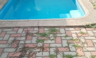 ALQUILO CASA DE 3 HABITACIONES AMPLIA EN NAPOLI