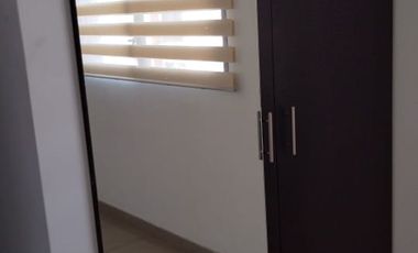 ALQUILO CASA DE 3 HABITACIONES AMPLIA EN NAPOLI