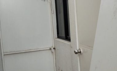 ALQUILO CASA DE 3 HABITACIONES AMPLIA EN NAPOLI