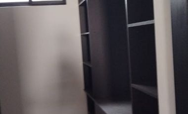 ALQUILO CASA DE 3 HABITACIONES AMPLIA EN NAPOLI