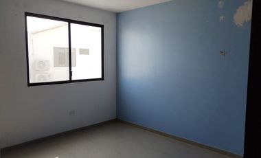 ALQUILO CASA DE 3 HABITACIONES AMPLIA EN NAPOLI