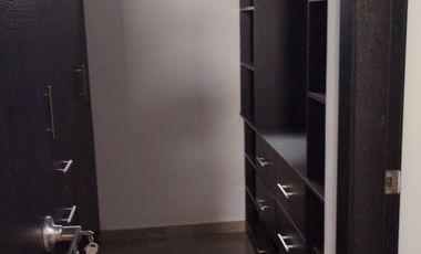 ALQUILO CASA DE 3 HABITACIONES AMPLIA EN NAPOLI