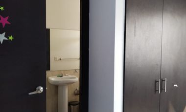 ALQUILO CASA DE 3 HABITACIONES AMPLIA EN NAPOLI