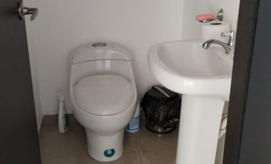 ALQUILO CASA DE 3 HABITACIONES AMPLIA EN NAPOLI