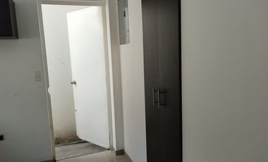 ALQUILO CASA DE 3 HABITACIONES AMPLIA EN NAPOLI