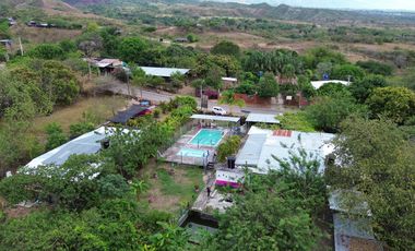 Finca Recreacional con Piscina en el Triunfo