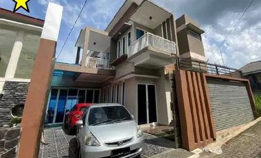 Rumah Villa + Kolam Renang Luas 230 dekat BNS Batu Malang