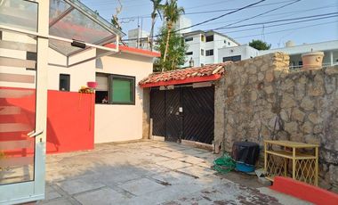 Casa en Fracc. Las Playas, en calle cerrada.