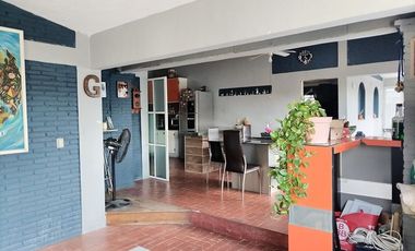 Casa en Fracc. Las Playas, en calle cerrada.