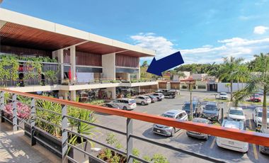 Local en Renta en Plaza Momoto Cancún con Excelente Amplitud y Buena Ubicación.