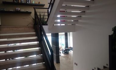 Gran Casa de Lujo en Vista Real