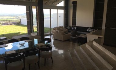 Gran Casa de Lujo en Vista Real