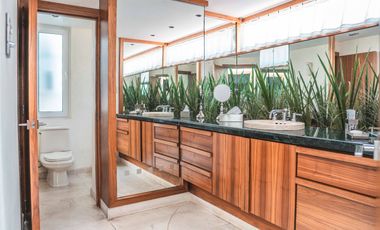 RESIDENCIA EN VENTA EN ZONA LAS ÁNIMAS DENTRO DE FRACCIONAMIENTO