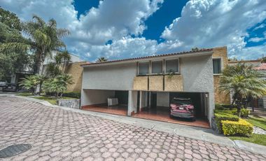 RESIDENCIA EN VENTA EN ZONA LAS ÁNIMAS DENTRO DE FRACCIONAMIENTO
