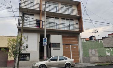 Edificio de Productos (Sin Rentar) un Local 5 Departamentos Excelente Estado