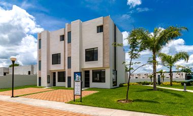 CASA EN VENTA A 10 MIN DEL TEC MONTERREY CAMPUS CUERNAVACA CON ALBERCA Y PALAPA