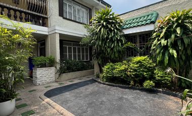 Ultimate Versatility & Investment Opportunity: Spacious 2-Storey House and Lot in Brgy New Zaniga, Mandaluyong For SALE  - Main House + 2 Apartments + Commercial Space!