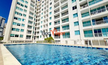 Apartamentos con balcon y piscina-RES
