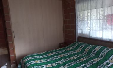 VENDO FINCA PLANA CON INMENSA CASA EN BARBOSA ANTIOQUIA.