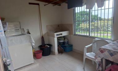 VENDO FINCA PLANA CON INMENSA CASA EN BARBOSA ANTIOQUIA.