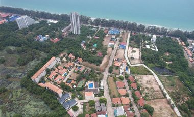 🌴 **Luxury Condo For Sale near the Sea at The Orchid Beach!** 🌞 1 bed 1 bath 43 sqm. Price only 1,750,000 baht.(C104)