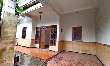 Rumah 2 Lantai Murah Siap Huni di Simpang Darmo Permai Selatan Surabaya Barat