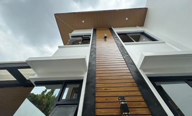 Stunning Modern house FOR SALE in Katipunan st. Kingspoint Quezon City -Keziah