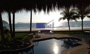 R301 Residencia con playa en venta  4 recamaras Barra de Potosi Zona Zihuatanejo