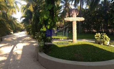 R301 Residencia con playa en venta  4 recamaras Barra de Potosi Zona Zihuatanejo