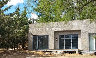 Leon Propiedades arrienda casa en sector Los Hornitos, Curacaví.