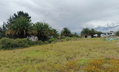 TERRENO ESQUINERO EN VENTA EN QUILLÁN LOMA, AMBATO