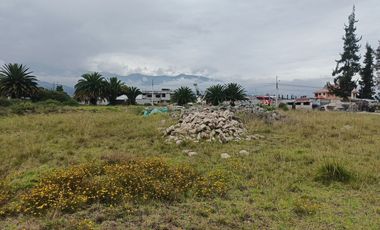 TERRENO ESQUINERO EN VENTA EN QUILLÁN LOMA, AMBATO