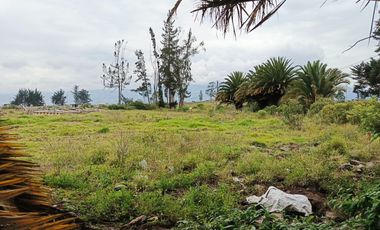 TERRENO ESQUINERO EN VENTA EN QUILLÁN LOMA, AMBATO