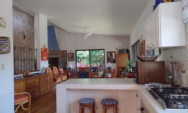 AMPLIA CASA EN VENTA Y RENTA, CLUB DE GOLF STA. FE