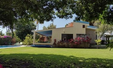 AMPLIA CASA EN VENTA Y RENTA, CLUB DE GOLF STA. FE