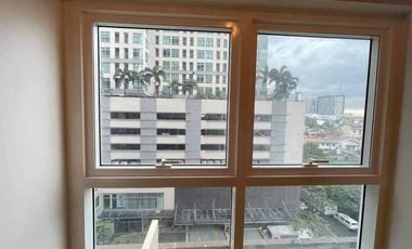 Bonifacio global city area condominium in rent to to own st lukes  s&r bgc high street