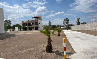 RENTO CASA CAMPESTRE NUEVA CERCA ESTACION FERROCARRIL SIN MUEBLES AMPLIA CON VISTAS INCREIBLES EN SAN MIGUEL DE ALLENDE,GTO