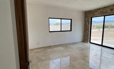 RENTO CASA CAMPESTRE NUEVA CERCA ESTACION FERROCARRIL SIN MUEBLES AMPLIA CON VISTAS INCREIBLES EN SAN MIGUEL DE ALLENDE,GTO