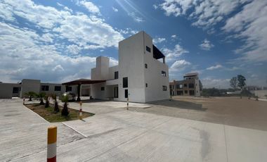 RENTO CASA CAMPESTRE NUEVA CERCA ESTACION FERROCARRIL SIN MUEBLES AMPLIA CON VISTAS INCREIBLES EN SAN MIGUEL DE ALLENDE,GTO