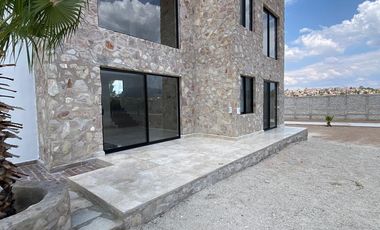 RENTO CASA CAMPESTRE NUEVA CERCA ESTACION FERROCARRIL SIN MUEBLES AMPLIA CON VISTAS INCREIBLES EN SAN MIGUEL DE ALLENDE,GTO