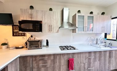 Hermoso Depa amueblado en Zirandaro club de golf