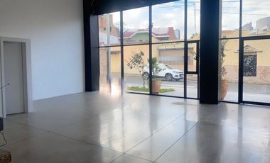 Exclusivo local comercial en venta, en el centro de Cuenca cerca al parque San Sebastián